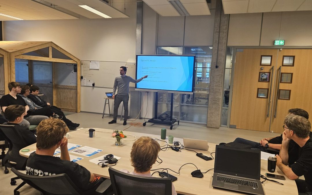 Firda-studenten adviseren bedrijven tijdens Humanoid Robot Hackathon